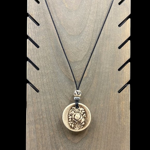 Vintage Rose Flower Ceramic Pendant Handmade - Picture 5 of 7